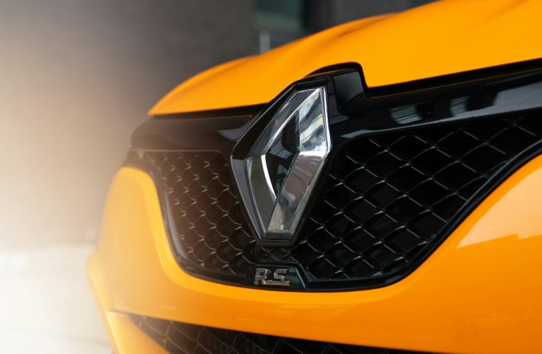 Renault pārorientē ražošanu uz elektroauto Spānijā, atstājot Franciju otrajā plānā