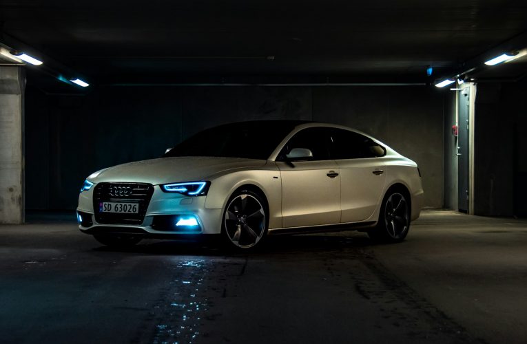 Audi Hungaria un Audi piedāvā jauninājumus: no vēsturiska dzinēju rekorda līdz spēļu un skaņas inovācijām