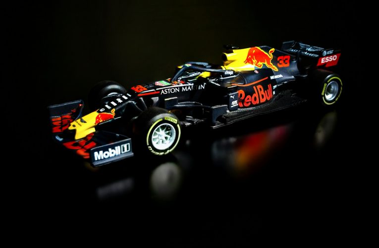 Jaunā F1 ēra: Verstapena piesardzība un “lēnās” mašīnas ilūzija